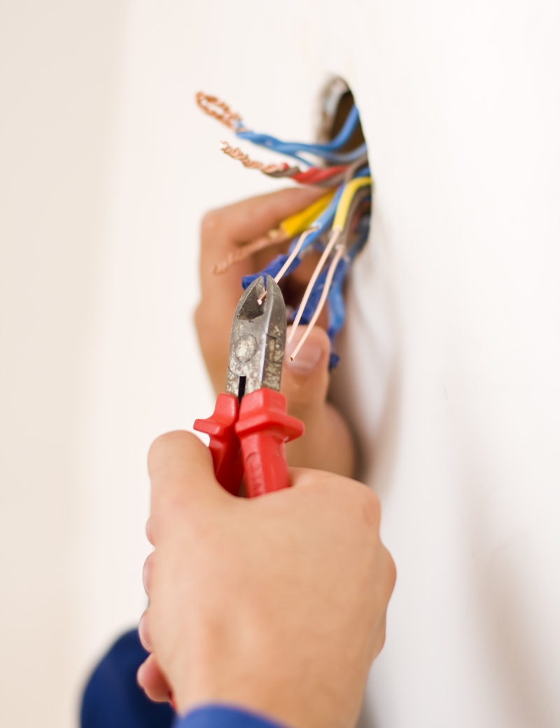 Electricians Reigate, Sidlow, Leigh, RH2